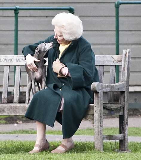 Η Βαρόνη Μαργκαρέτ Θάτσερ με τον σκύλο της